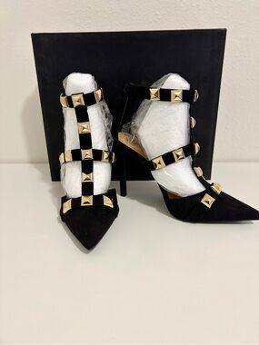 INC Syndiaf Black Suede Pointed T-Strap Heels with Gold Rockstuds